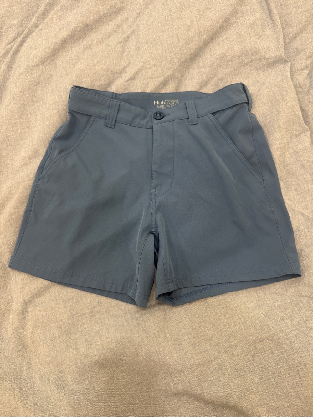NWOT Huk Kids Slate Blue Pursuit Shorts Size L